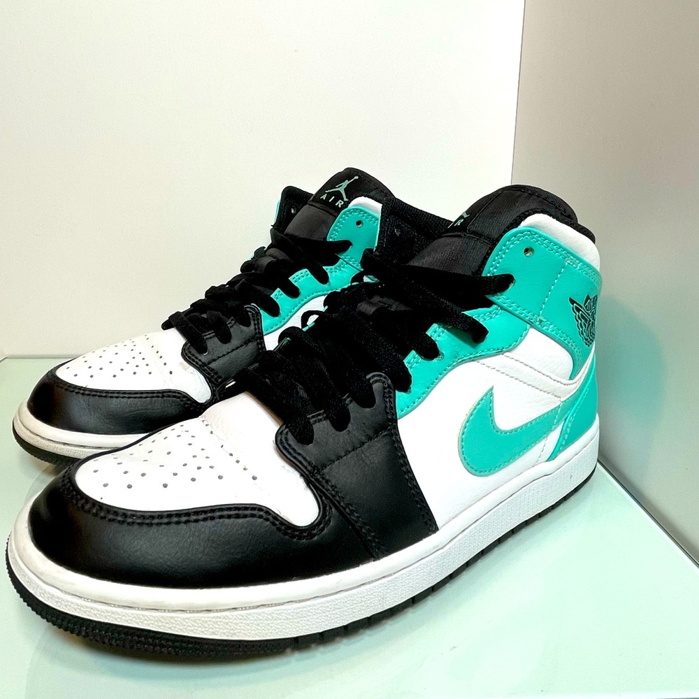 Nike Air Jordan 1 Mid Tropical Twist Teal Black Toe 554724-132 WHITE Size 9